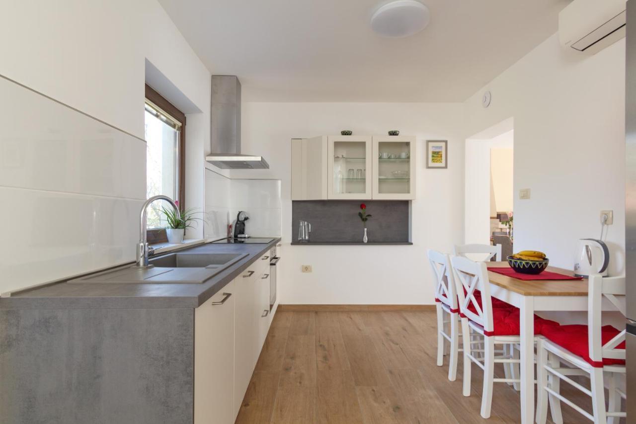 Cernik  Apartmani Ravan מראה חיצוני תמונה